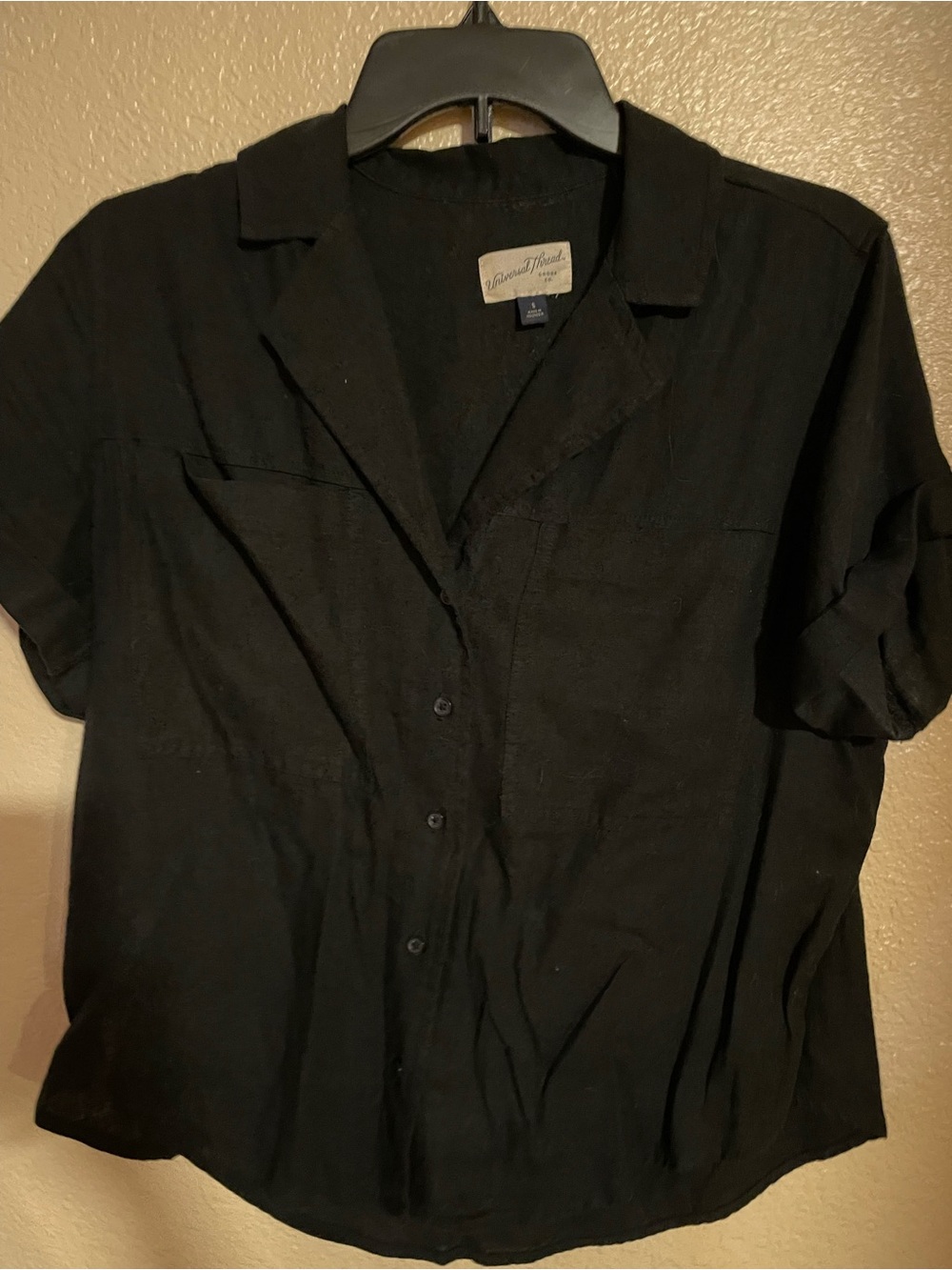 Universal Thread Black Short-Sleeve Button Down Shirt